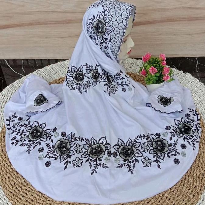 Disiniaja- Mukena Dewasa Terusan Bahan Katun Mikro Motif Bunga Hitam