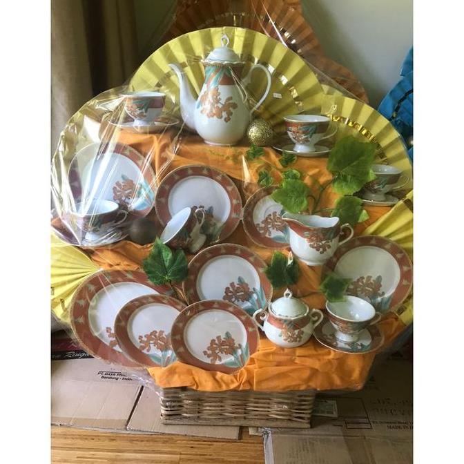 Parcel Lebaran isi Makanan Minuman dan Perlengkapan Rumah