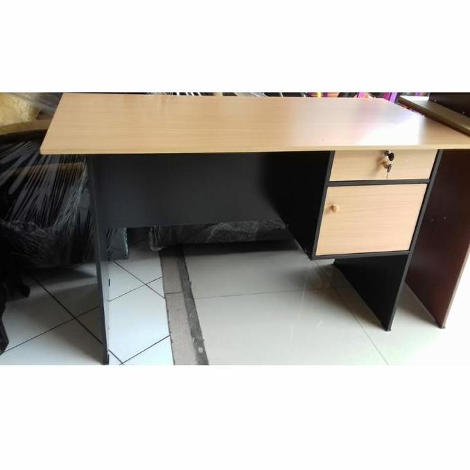 Meja tulis untuk kantor 1/2 biro (MT 200 N) + kunci laci