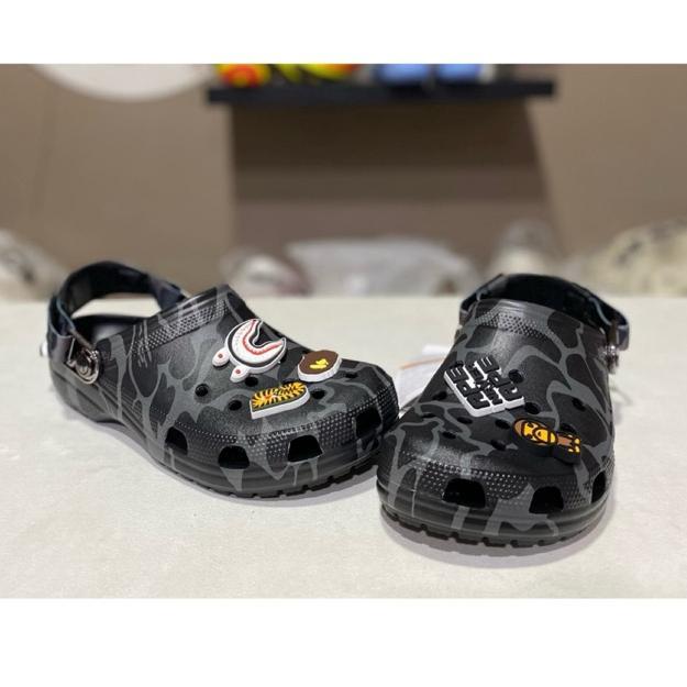 CROCS X BAPE DEWASA ORIGINAL(free jibbit+tas crocs) terlaris