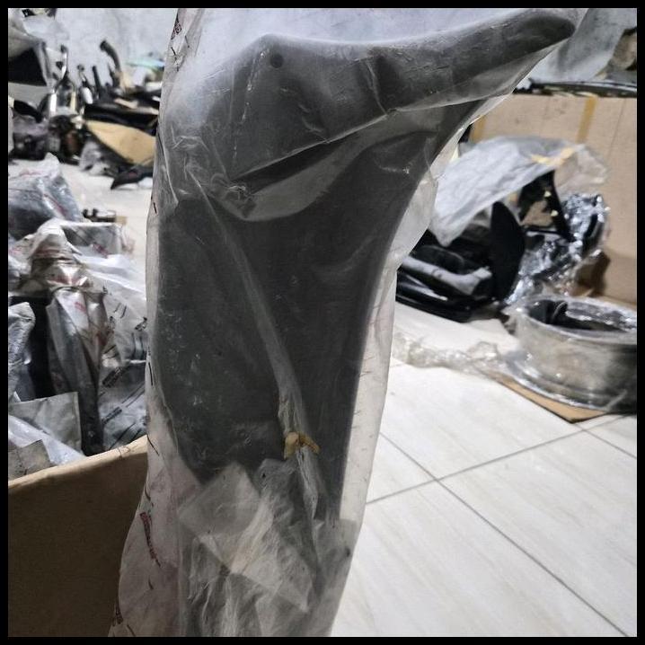 TERBARU PZ044-0D557 AERO MUDGUARD PELINDUNG LUMPUR BELAKANG YARIS KANAN 