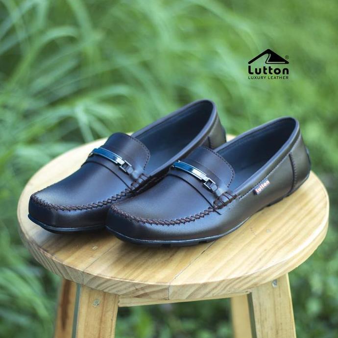 BELANJA SEKARANG Sepatu Moccasin Pria Lutton A1 Slip On Kulit Sintetis Hitam Cokelat Nyaman Elegan S