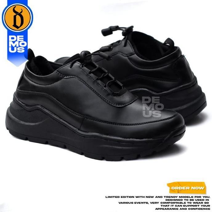 UPFRADE STYLE  Sepatu Sneakers Formal Pria Kerja DEMOUS Model Simple Hitam Ukuran 39-45 - Merah Casu