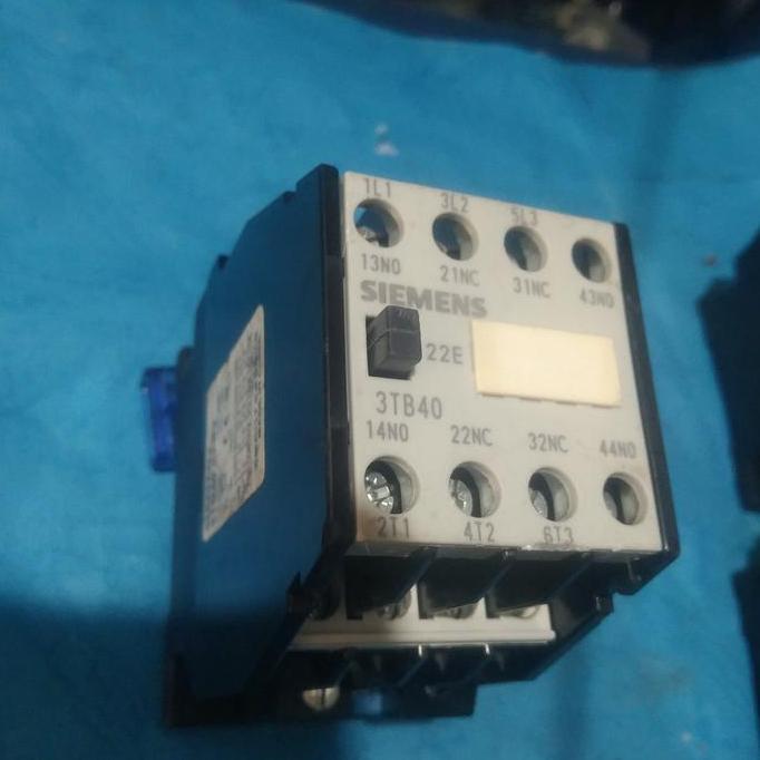 Promo Magnetic Contactor Kontaktor SIEMENS 3TB40 22E 20A 220V. Diskon