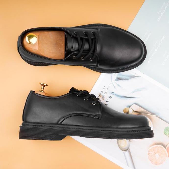 Mndy Official - Alden Full Black - Sepatu Pantofel Boots Docmart Hitam Pria  Shoes