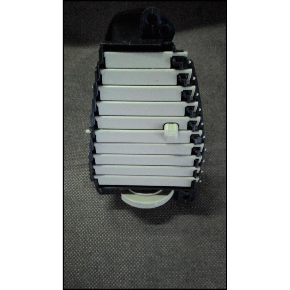 TERLARIS KISI KISI AC INNOVA TENGAH KIRI ORI 2005 SAMPAI 2008 