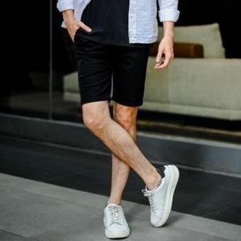 LOD.DENIM X CASTE - Celana Pendek Hitam Chinos Pria - BLACK