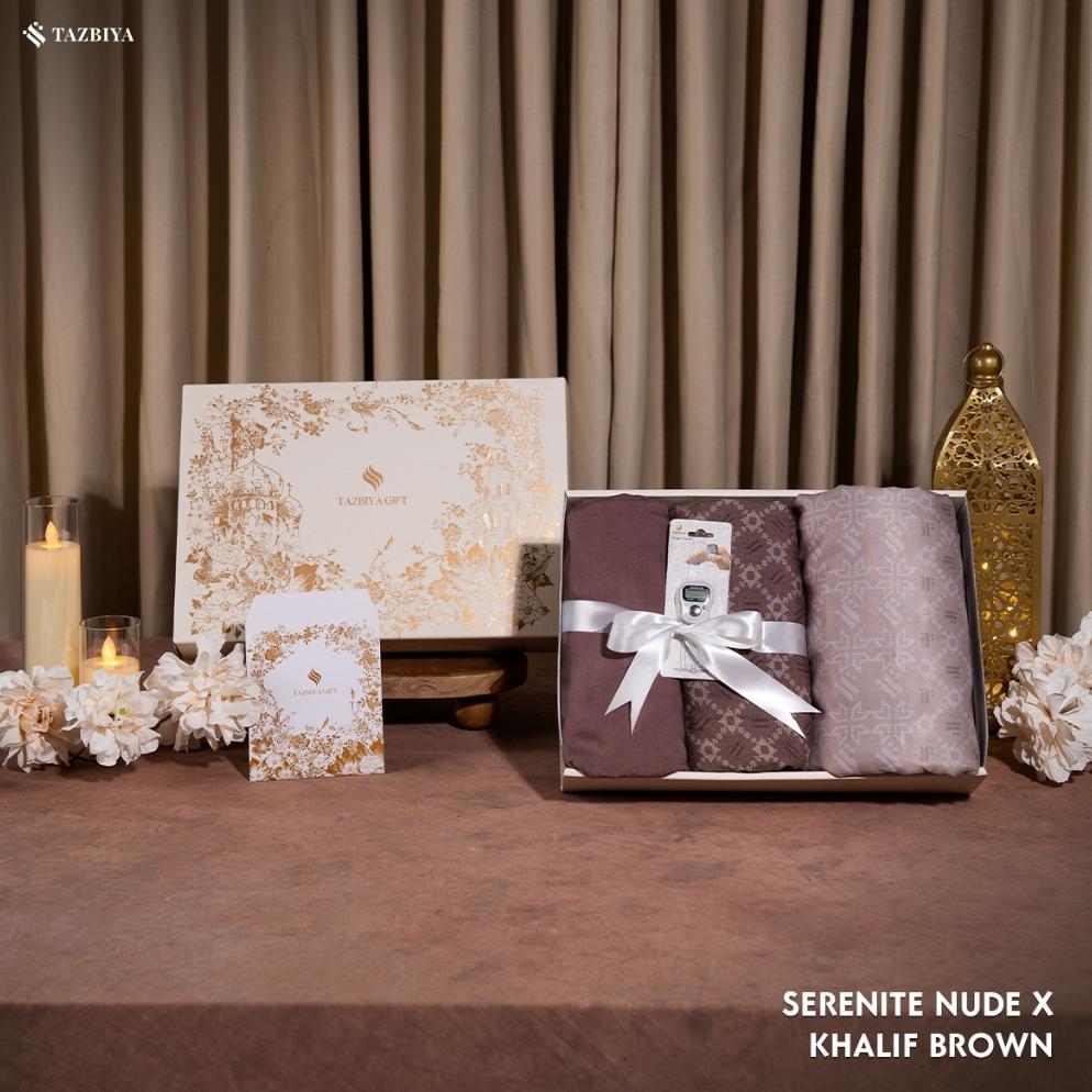 HOT TAZBIYA - Gift Set Couple Mukena & Sarung (Raya Hampers Gift Box Raya Couple Isi Mukena dan Saru
