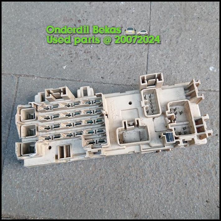 BEST DEAL FUSE BOX DALAM TOYOTA CORONA ABSOLUTE ST191 