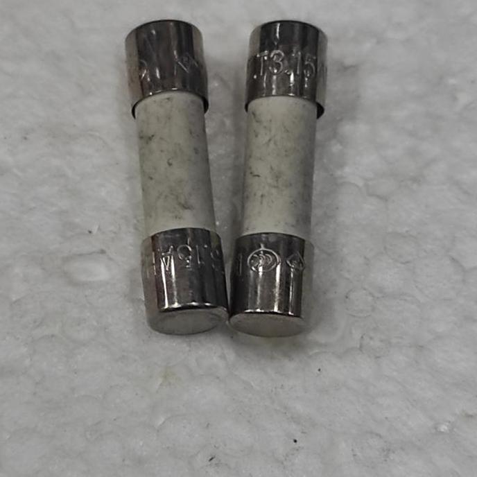 Ready stock fuse 3,15A 250V keramik 5x20mm