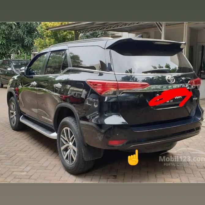 lidah bumper belakang fortuner vrz / cover bumper belakang Original