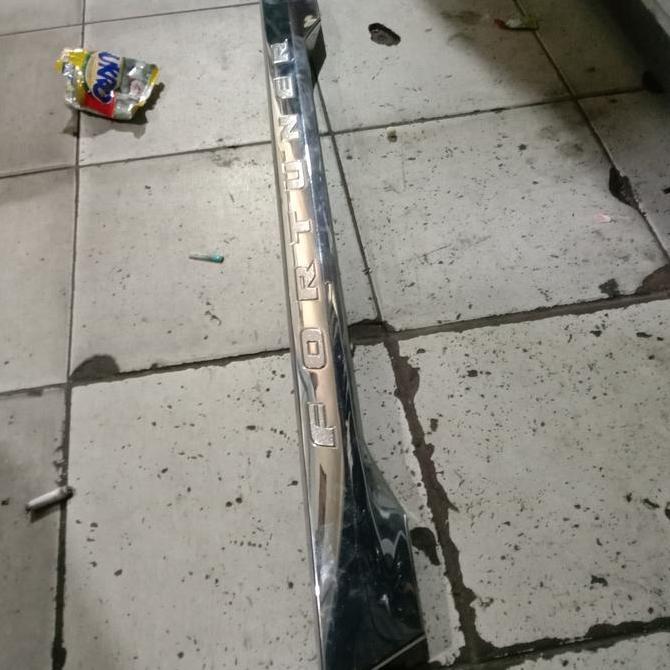 trunklid fortuner original Original