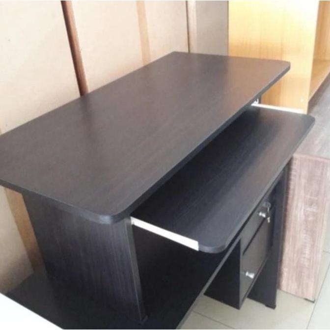 meja komputer lesehan