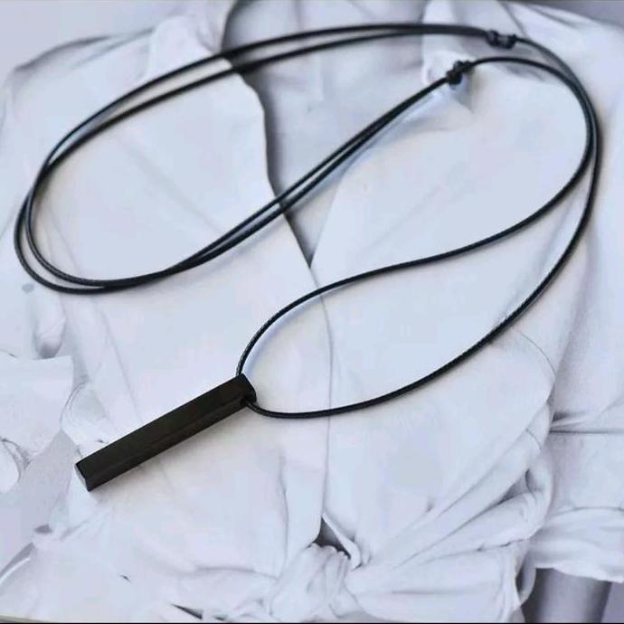 DR344 - KALUNG TALI HITAM LIONTIN BALOK HITAM PERSEGI PRIA WANITA