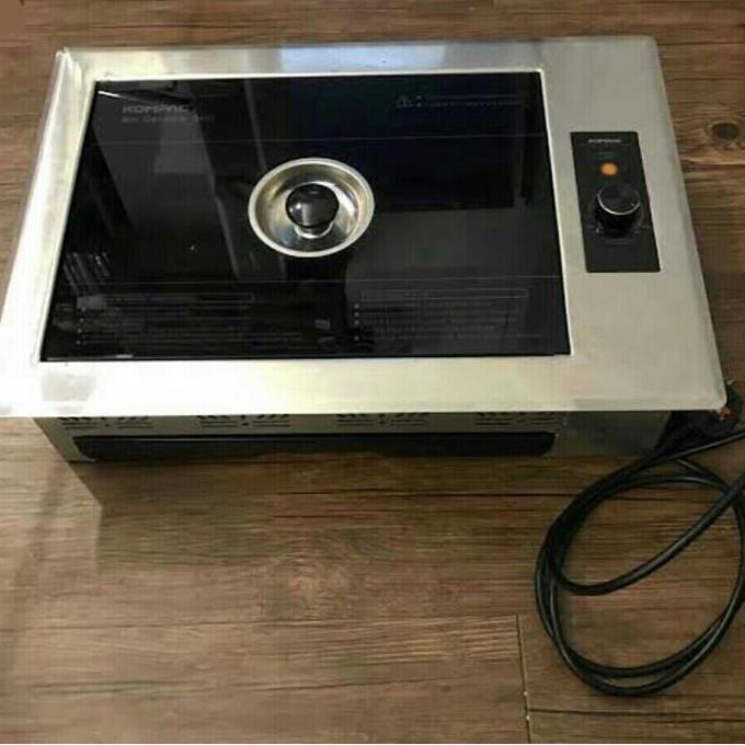 /// Kompor listrik grill yakiniku GETRA EKL-1000D