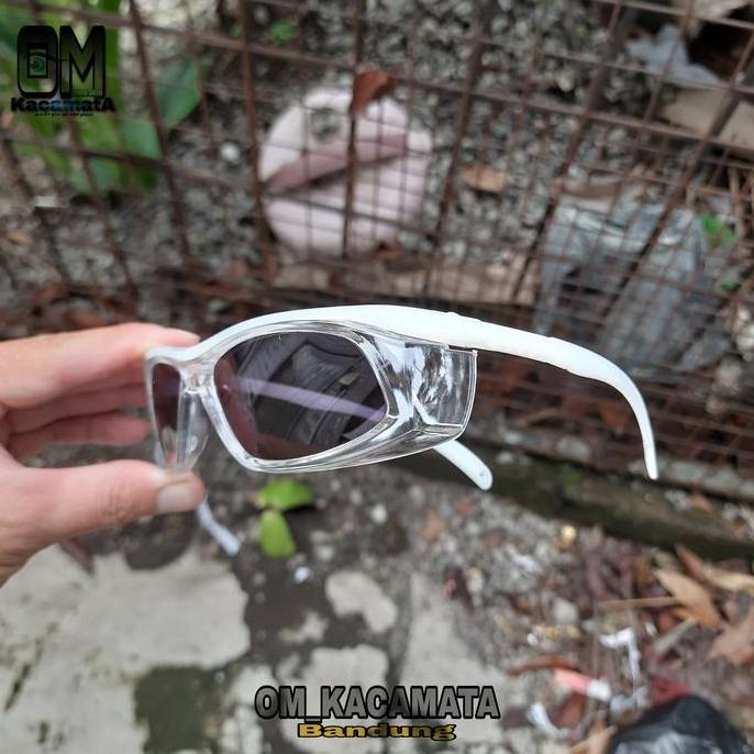KACAMATA SAFETY LENSA NORMAL DAN MINUS PHOTOCROMIC BERUBAH WARNA