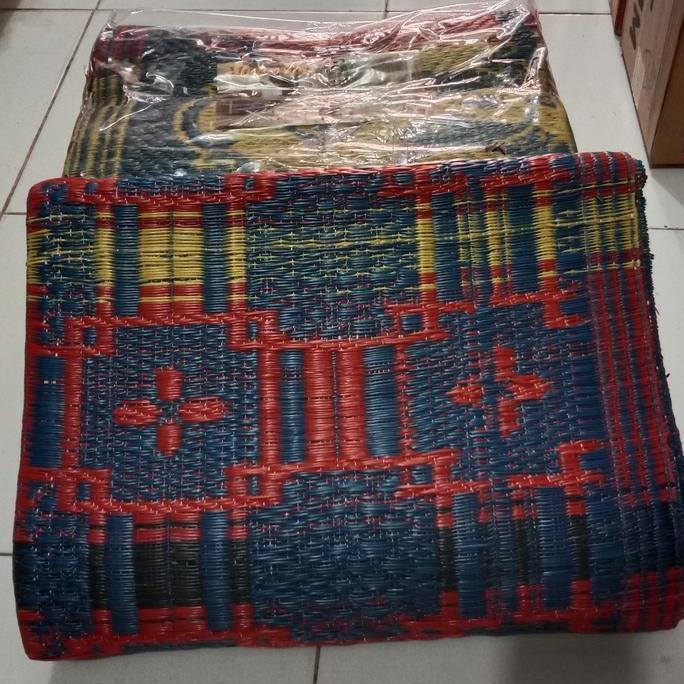 Tikar Plastik/ Tikar Piknik Lipat 2X3