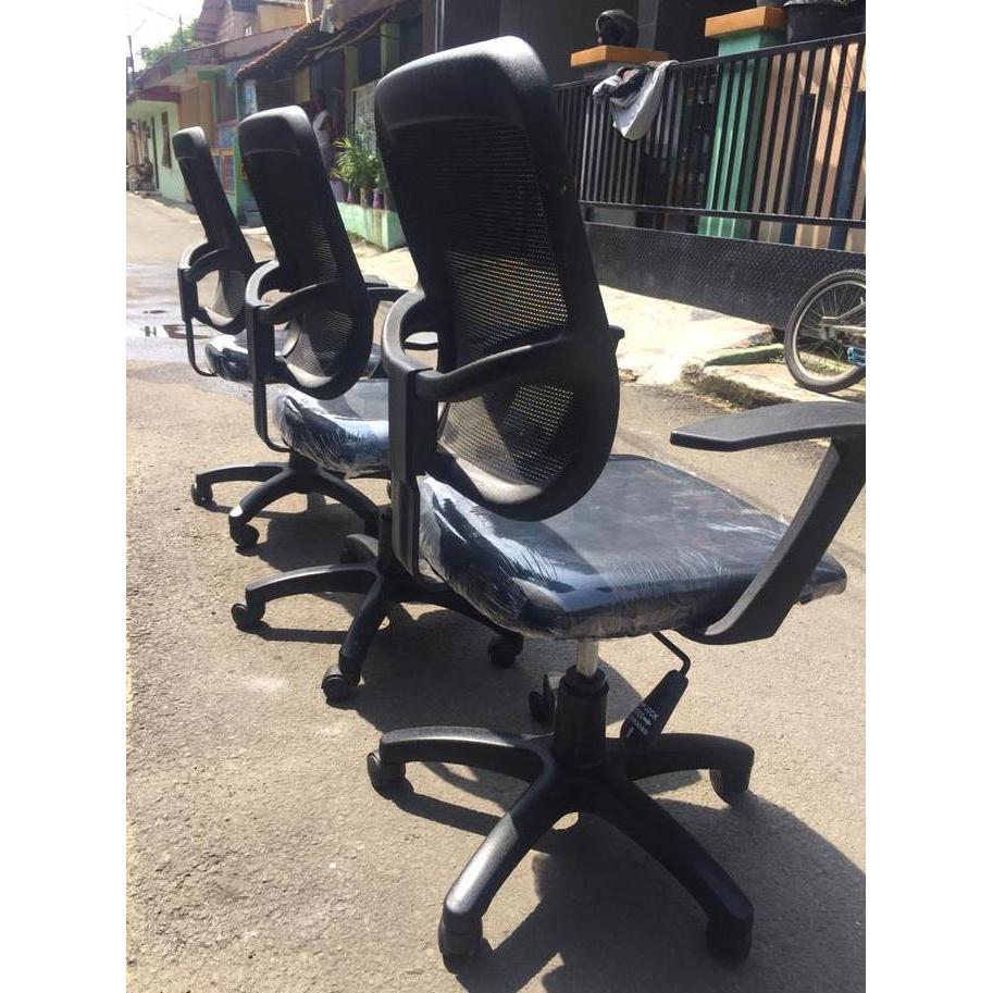 Terlaris Kursi Kantor Merek Informa Hitam Hidrolik