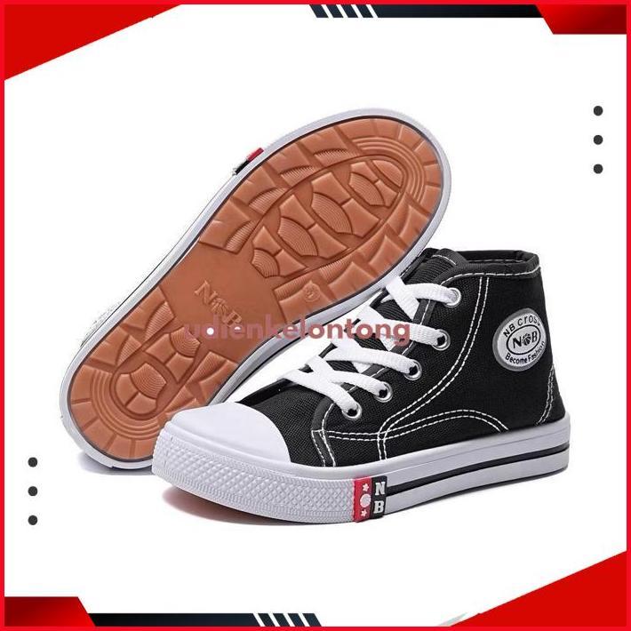 ter-46 Sepatu sekolah NB Pria wanita Hitam Putih Tinggi Murah