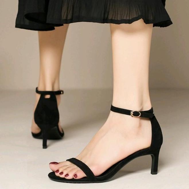 sepatu heels wanita hak tinggi 7 dan 9cm Bisnis pesta shoes Hitam HM