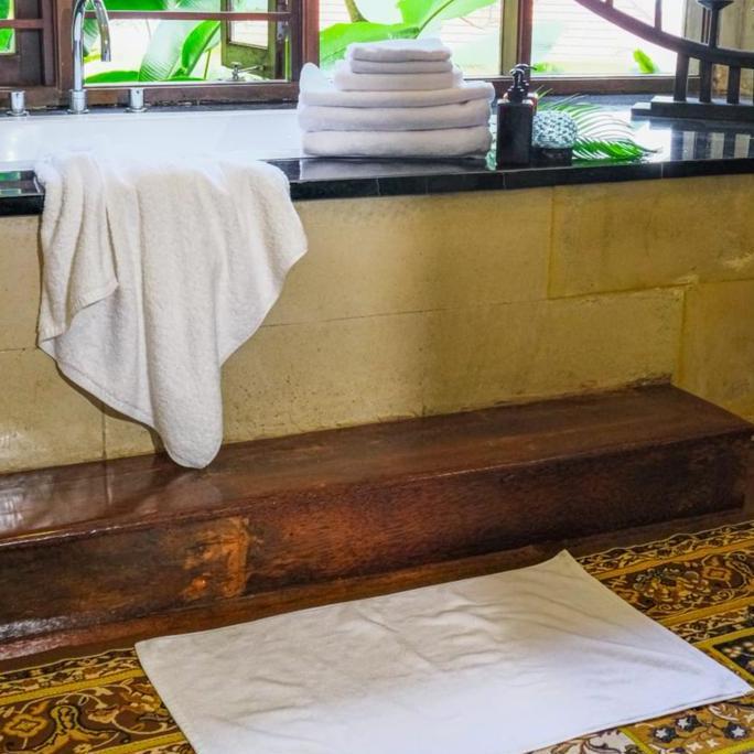 Handuk Hotel Putih / Handuk Mandi Putih