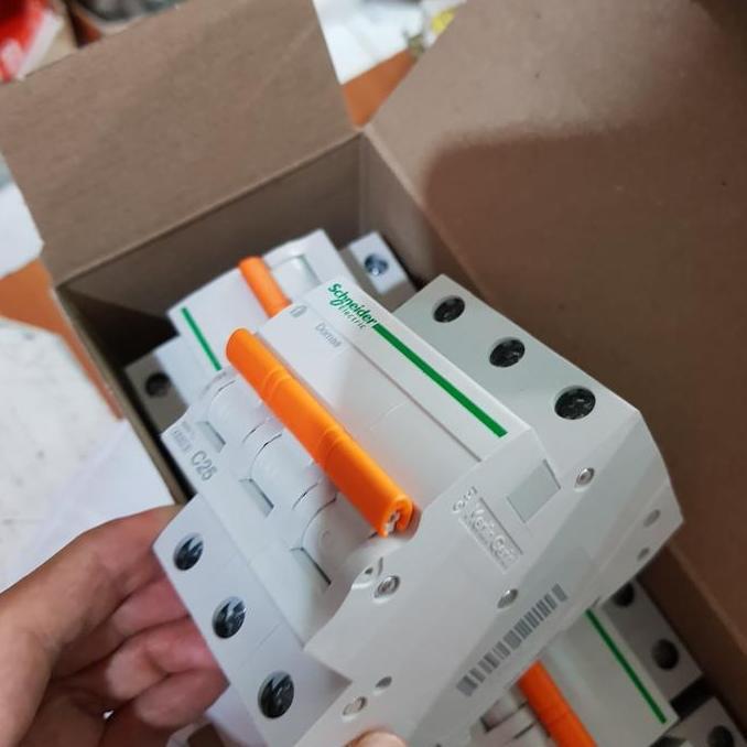 Promo MCB 3P 25A SCHNEIDER DOMAE 3 PHASE 25 AMPERE Diskon