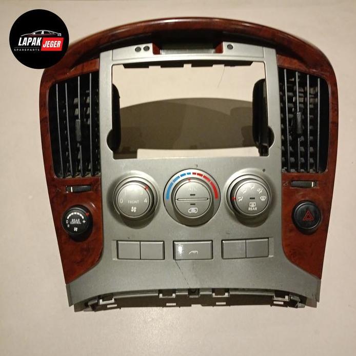 Frame Tengah Dashboard Saklar AC Hyundai H1 Copotan