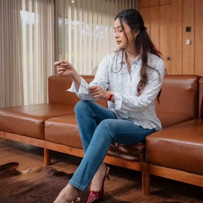 C2 Kirshi Blue Kemeja Casual Wanita Lengan Panjang