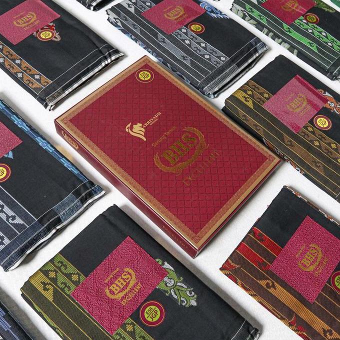 Terjangkau Sarung Bhs Excellent Gold Silver Jacquard Motif Elegan Kekinian