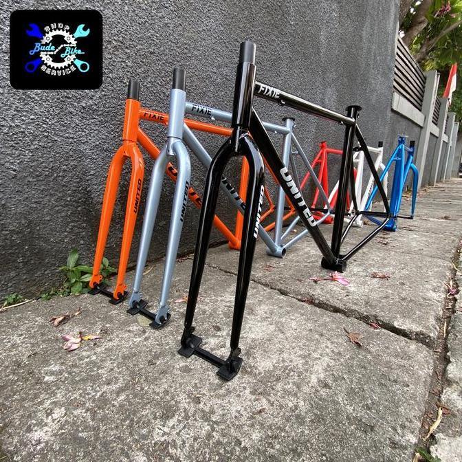 FIXIE UNITED SOLOIST  fullbike