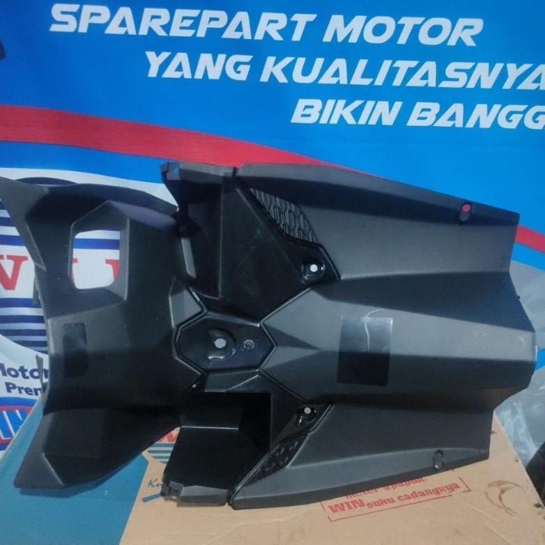pelindung kaki dalam dasbor tengah vario 150/125 -2016-2017
