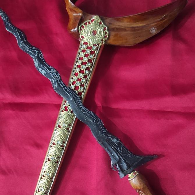 Miliki Keris Sengkelat Luk 13