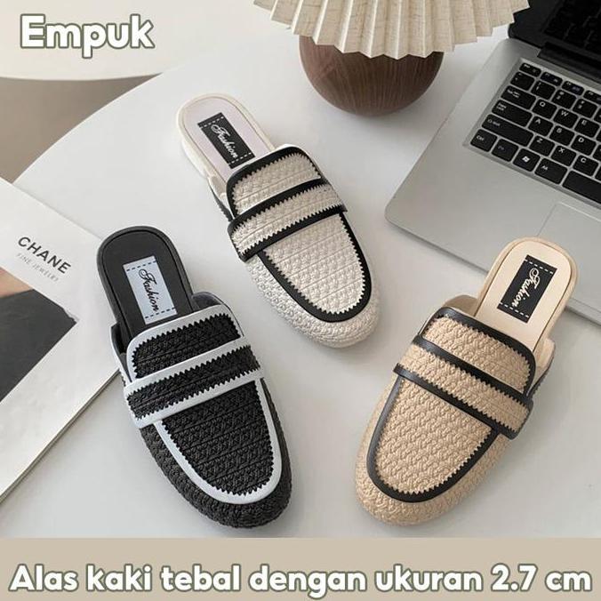 Jelitashoes- Sandal Slip On Wanita Kartun / Sandal Ujung Tertutup / Sandal Fashion / Sandal Flat / S