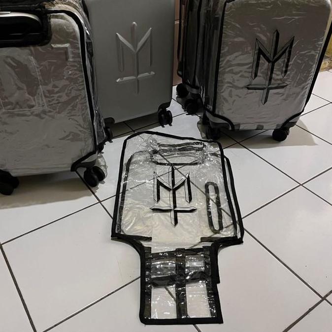 sarung pelindung koper MATERNAL logo hitam