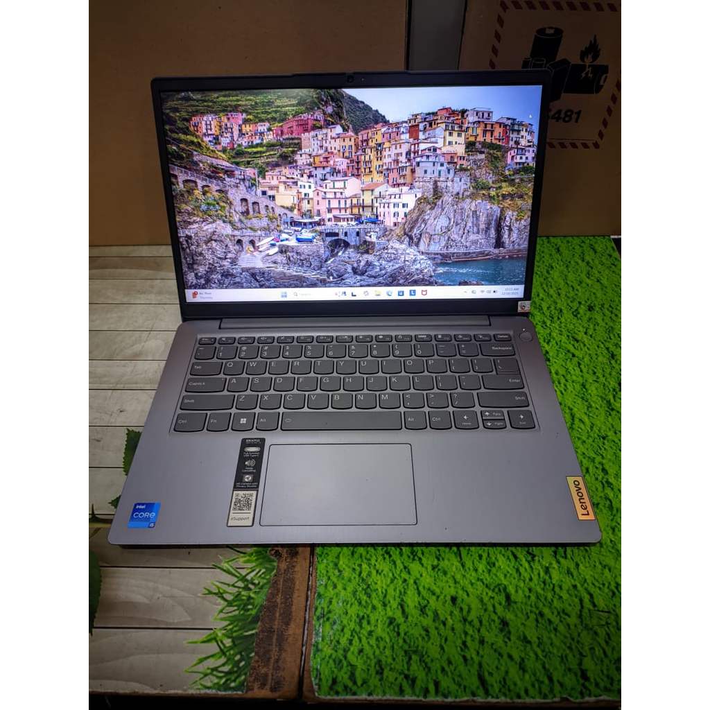 LAPTOP LENOVO IDEAPAD SLIM 3i Intel Core i5-1235U RAM 8 GB SSD 512 GB