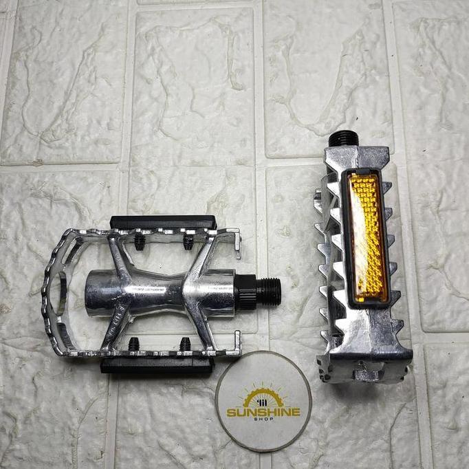 Pedal Alloy ETERNA Silver As Besar 9/16 Untuk Crank Gir Tengah As BB Kotak Dan HT2 Model Jadul Vinta