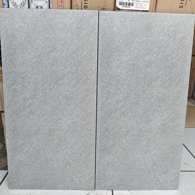 KERAMIK 30X60 ABU MATT POLOS