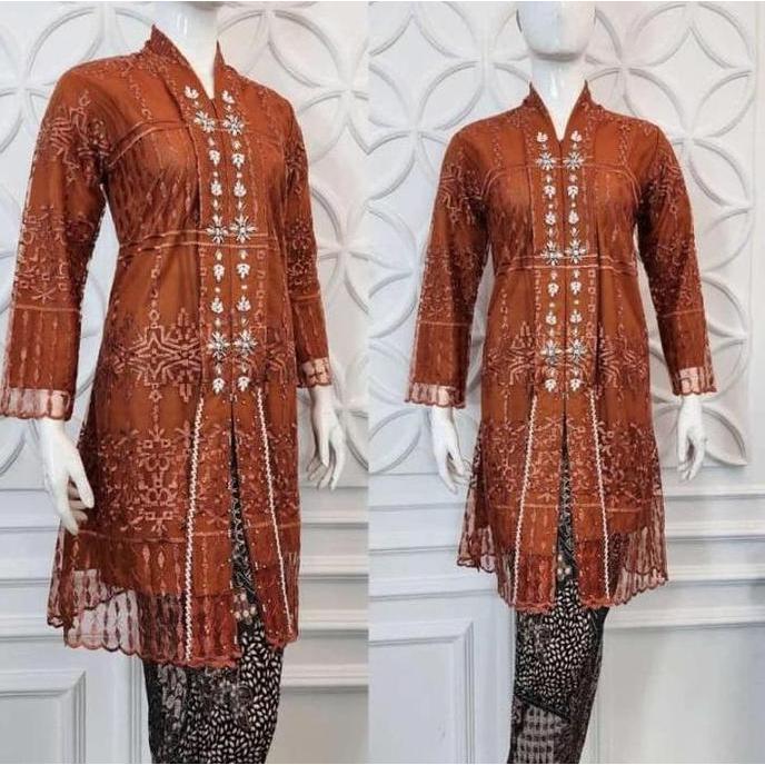 Kebaya.idn - Setelan Baju Kebaya Brokat Kartini Tunik Floy Payet Terbaru 2024 Bahan Tille Bordir Mew