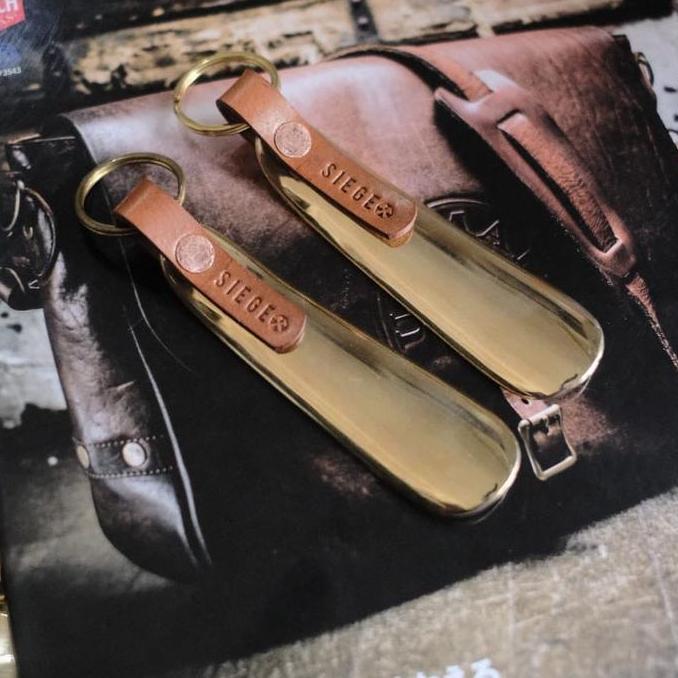 Siege leather - brass shoe horn - sendok sepatu