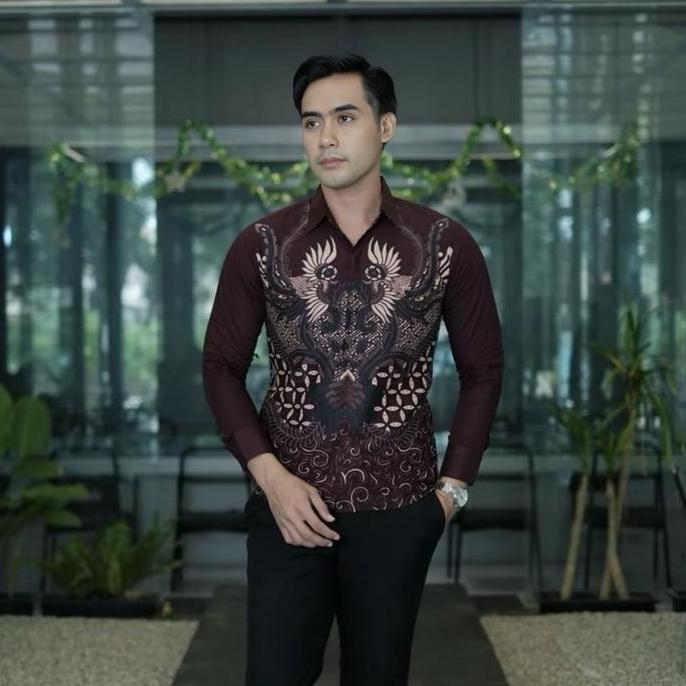 Boyboy- Niskala Burgundi Kemeja Batik Pria Premium Lengan Panjang Slimfit Lapis Furing Katun Polimic