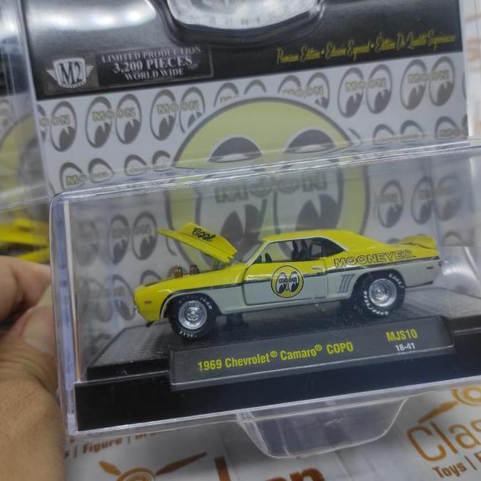 M2 MACHINES 1969 Chevrolet Camaro COPO MOONEYES