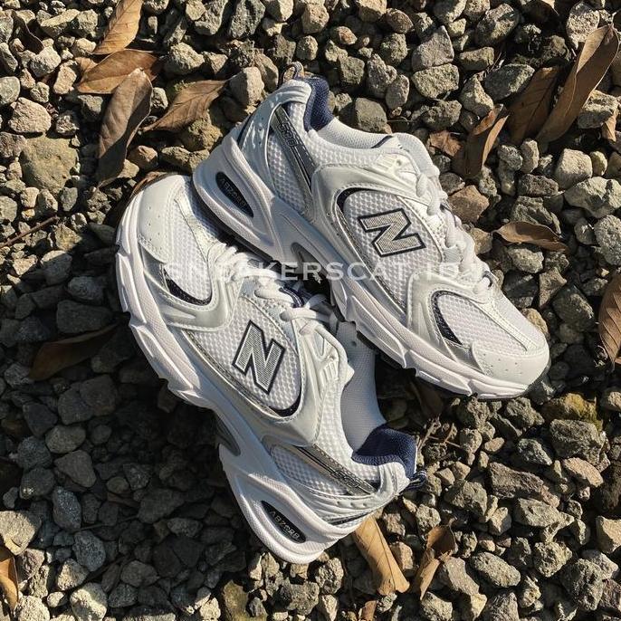 NEW BALANCE 530 WHITE SILVER NAVY