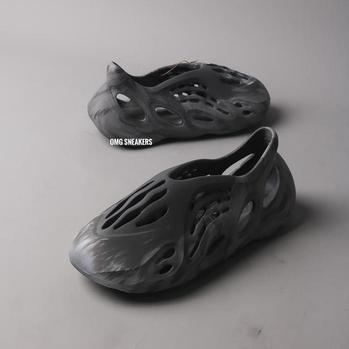 Yeezy Foam RNNR Runner MX Granite - BNIB Orinal 100%