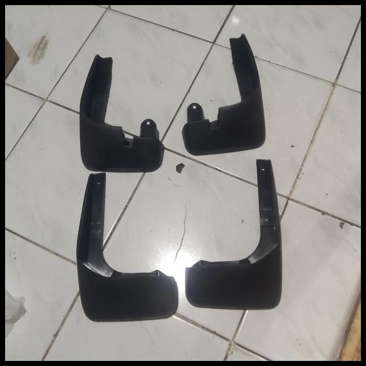 TERMURAH KARPET LUMPUR MUD GUARD MOBIL AVANZA / XENIA LAMA 4 PCS 