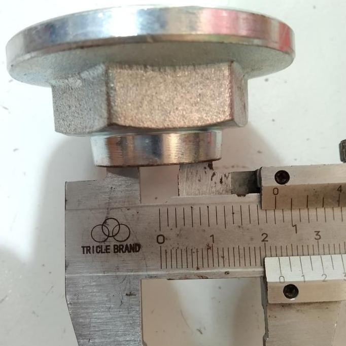 MUR AS RODA DEPAN NUT AXLE FRONT INNOVA