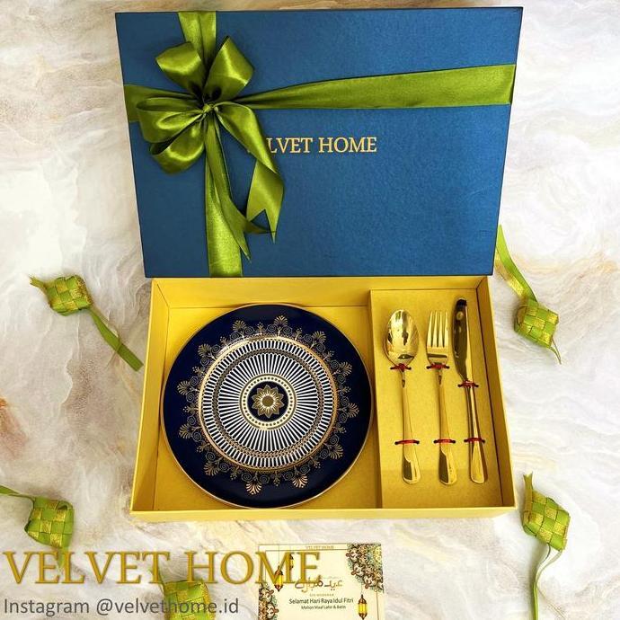 SET Hampers piring makan hias cutlery parcel natal idul fitri lebaran