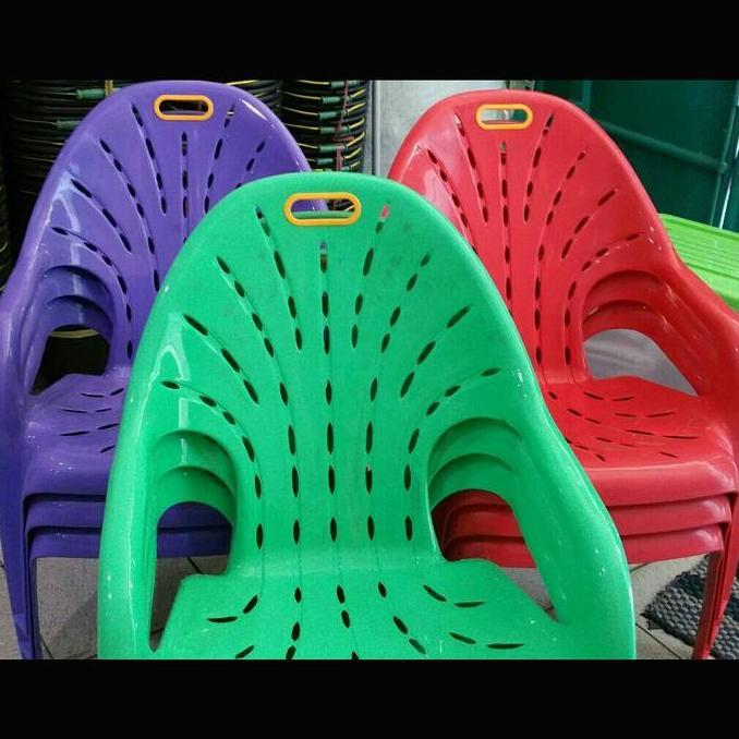 Blokx- Bangku / Kursi Santai Pup Shinpo Plastik