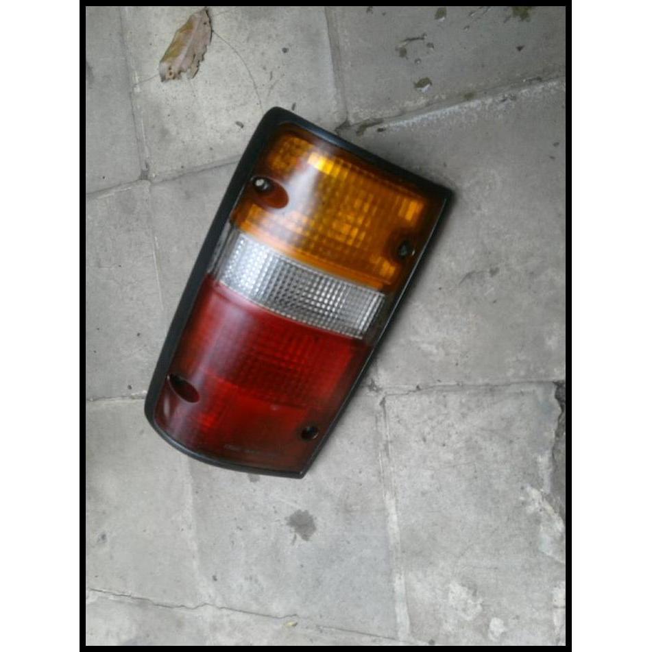 TERLARIS STOPLAMP KIJANG GRAND KIRI L MERK KOITO 
