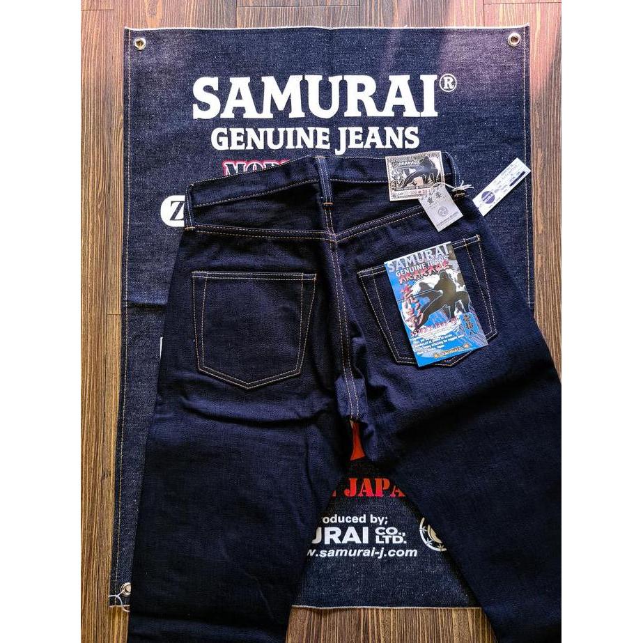 Samurai Jeans "Arakage" 18oz Indigo x Black Selvage Jeans murah