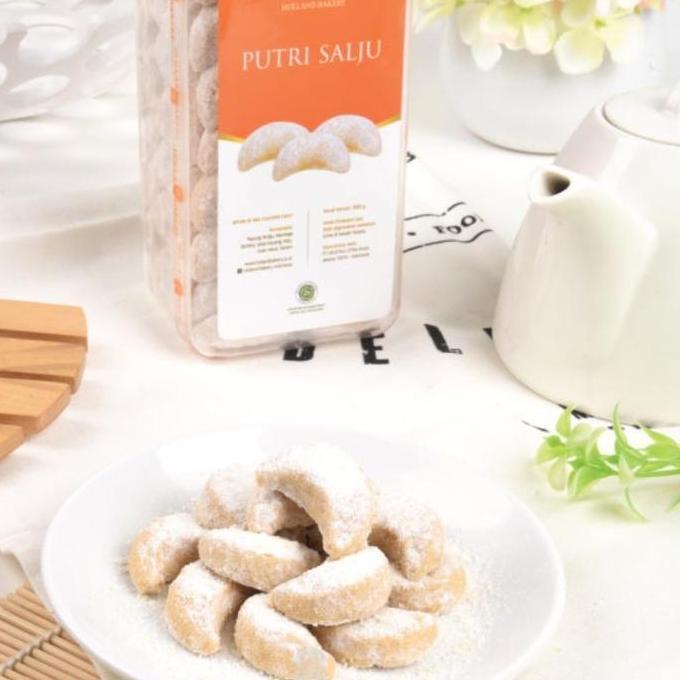 Putri salju toples Holland Bakery